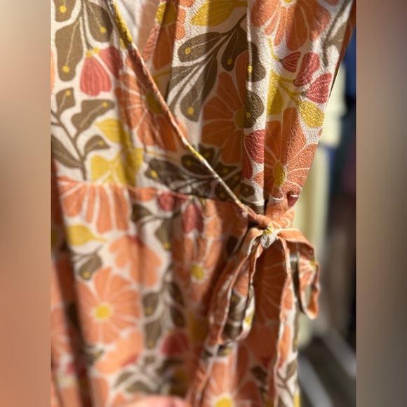 Marine Layer Emlyn Midi Floral Wrap Dress - Picture 6 of 9